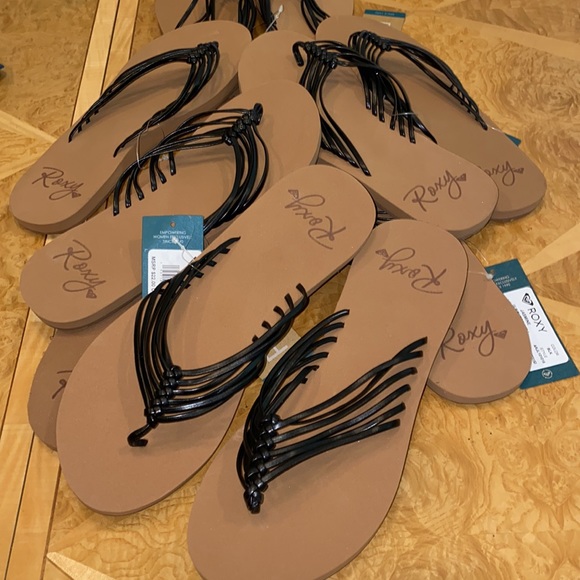 NWT!! Roxy Jasmine Black Flip Flops Size 8 - Picture 2 of 6